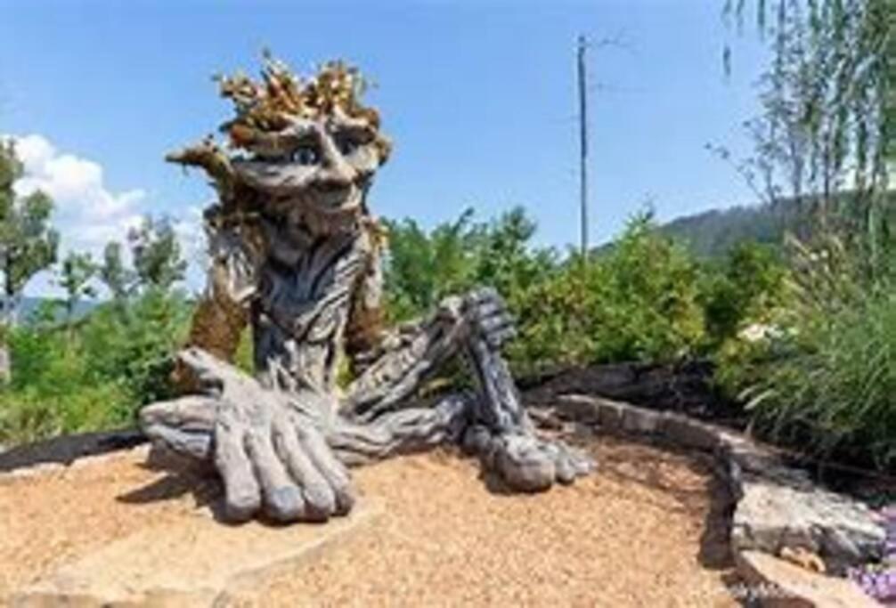 1 Mi To Dollywood Mins To All Attractions & Gsmnp Sevierville Zewnętrze zdjęcie